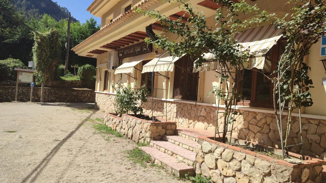 Hostal Restaurante Andra Rio Madera Buitenkant foto